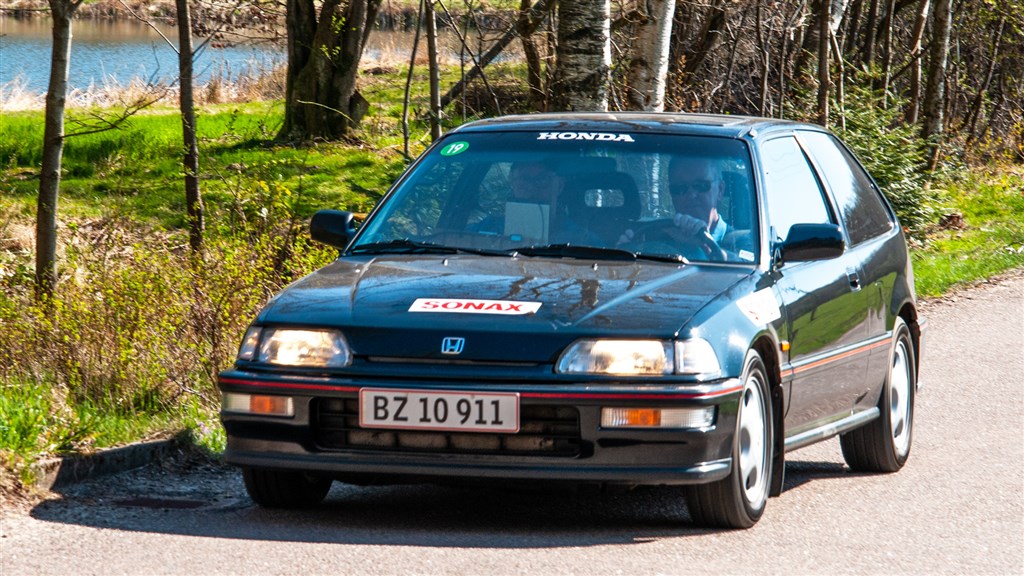 Expert-klassen føres før 3. afdeling af Bent Mikkelsen, Vejle, Honda Civic VTECH, årgang 1990, med Kurt Rasmussen, Bjerringbro som kortlæser.
(Foto: Rallypics)